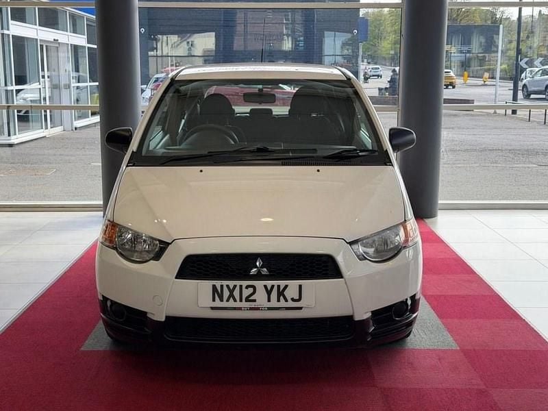 Used Mitsubishi Colt 74 HP (54 kW) 2012 White Hatchback