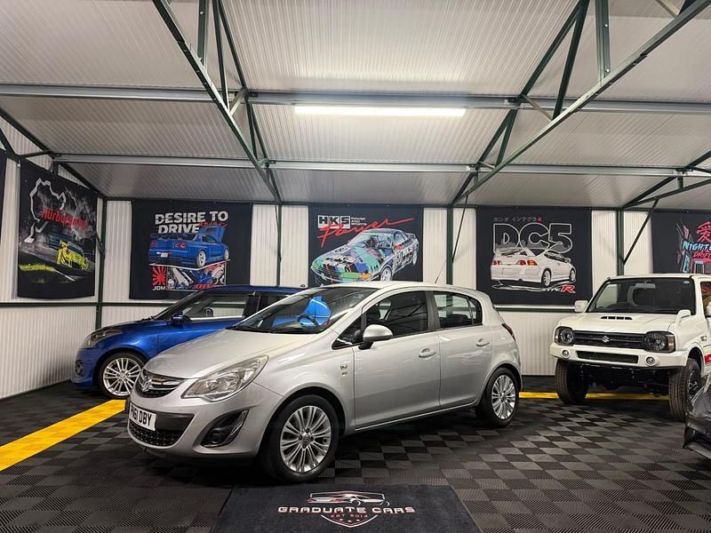 Second-hand Vauxhall Corsa 90 CP (66 kW) 2011 Argintiu Hatchback