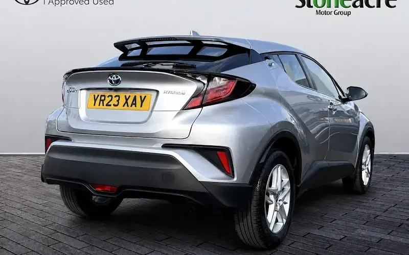 Used Toyota C-HR 140 HP (102 kW) 2026 Silver SUV
