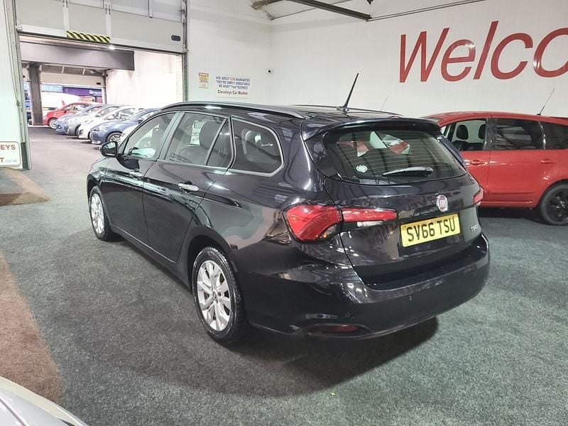 Used Fiat Tipo Easy Plus 120 HP (88 kW) 2016 Black Estate