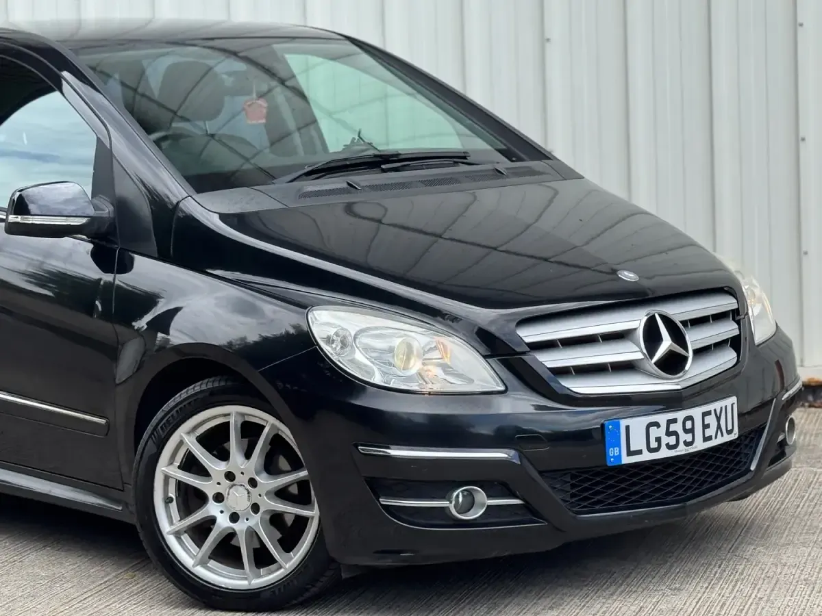 Used Mercedes B180 2009 Black MPV
