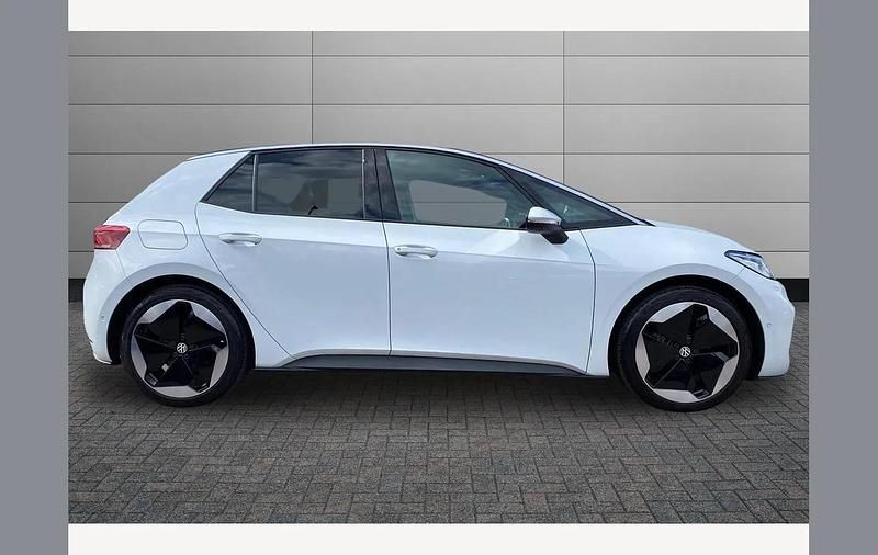 Used VW ID.3 Pro 147 kW (200 HP) 2025 White Hatchback