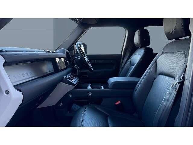 Używany Land Rover Defender Dynamic 404 KM (297 kW) 2022 Szary SUV
