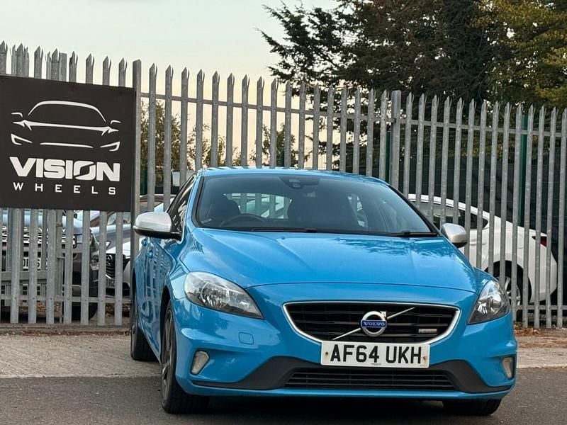 Blue Used 2014 Volvo V40 R-Design Estate | £3,995 (Fair price) - Image 1/4