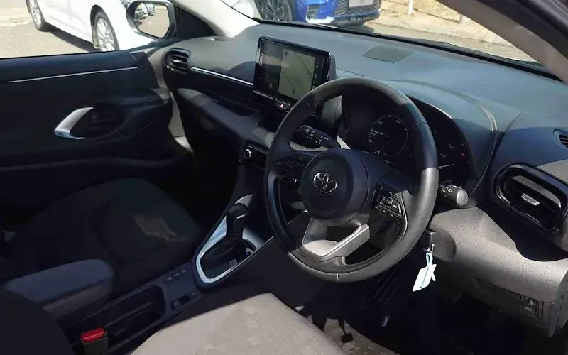 Used Toyota Yaris Play 116 HP (85 kW) 2025 Grey Hatchback