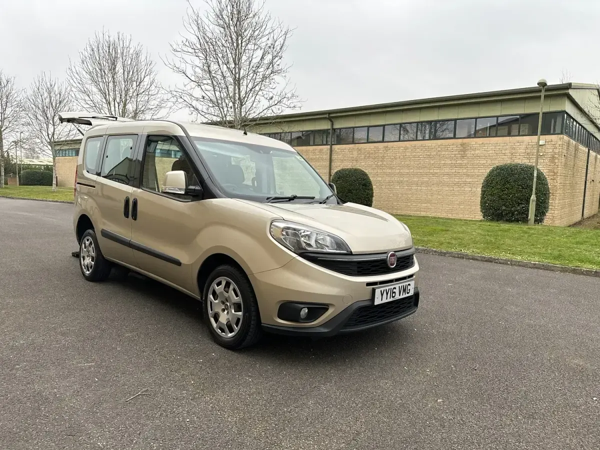 Used Fiat Doblò Easy 2016 Beige MPV
