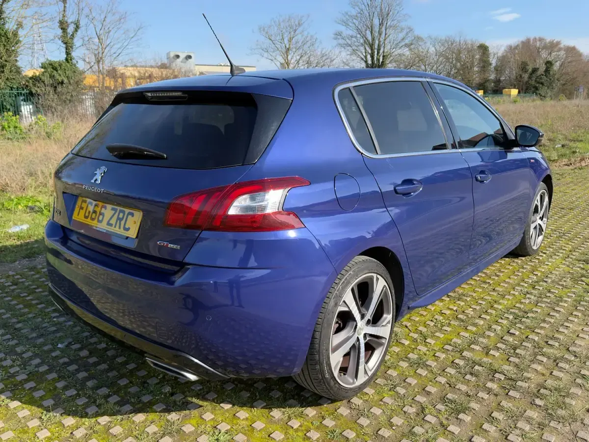 Used Peugeot 308 GT-line 130 HP (95 kW) 2016 Blue Hatchback
