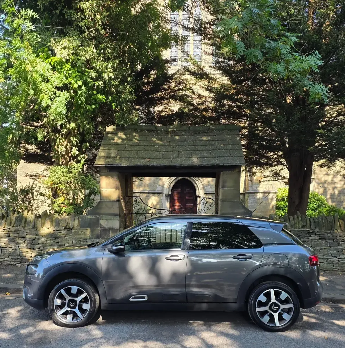 Used Citroën C4 Cactus Flair 100 HP (73 kW) 2019 Grey Hatchback