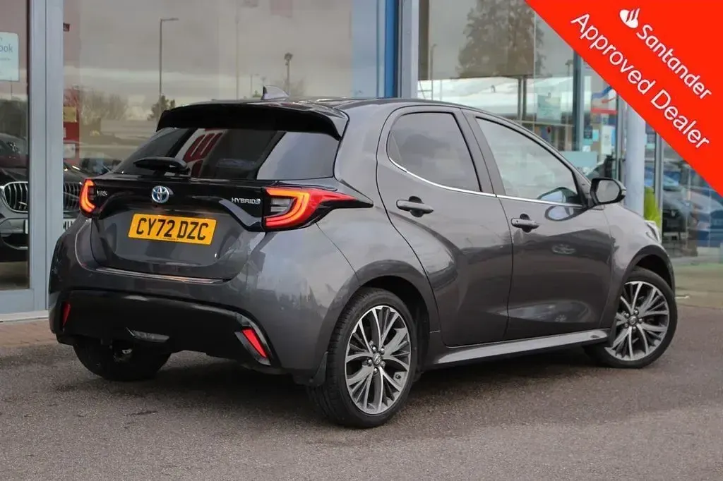 Second-hand Toyota Yaris Hybrid 116 CP (85 kW) 2022 Gri Hatchback