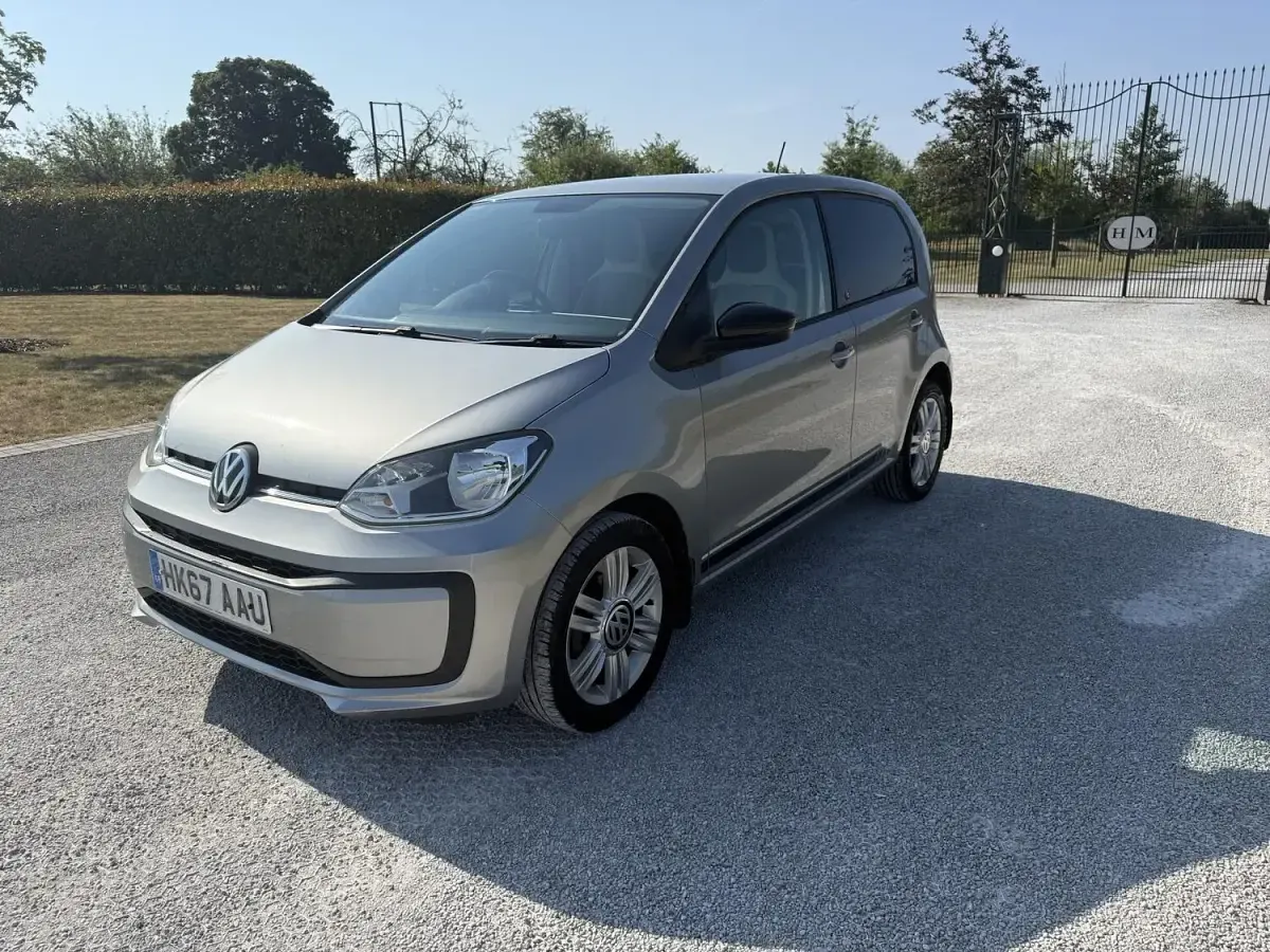 Used VW up! Beats 60 HP (44 kW) 2017 Silver Hatchback