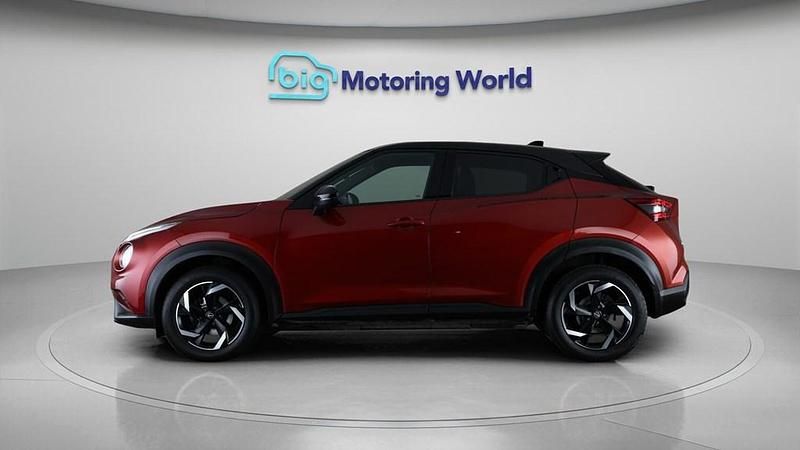 Used Nissan Juke N-Connecta 114 HP (83 kW) 2023 Red SUV