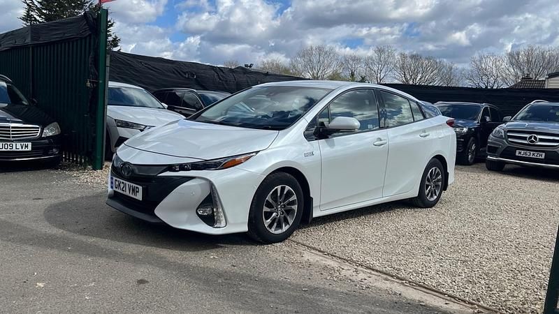 Used Toyota Prius 2021 White Hatchback