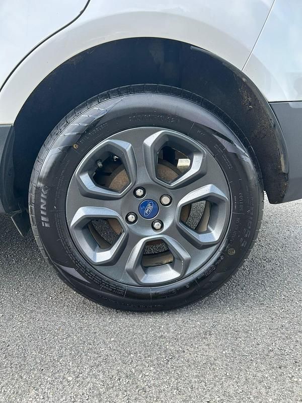 Used Ford Ecosport Zetec 100 HP (73 kW) 2019 White SUV