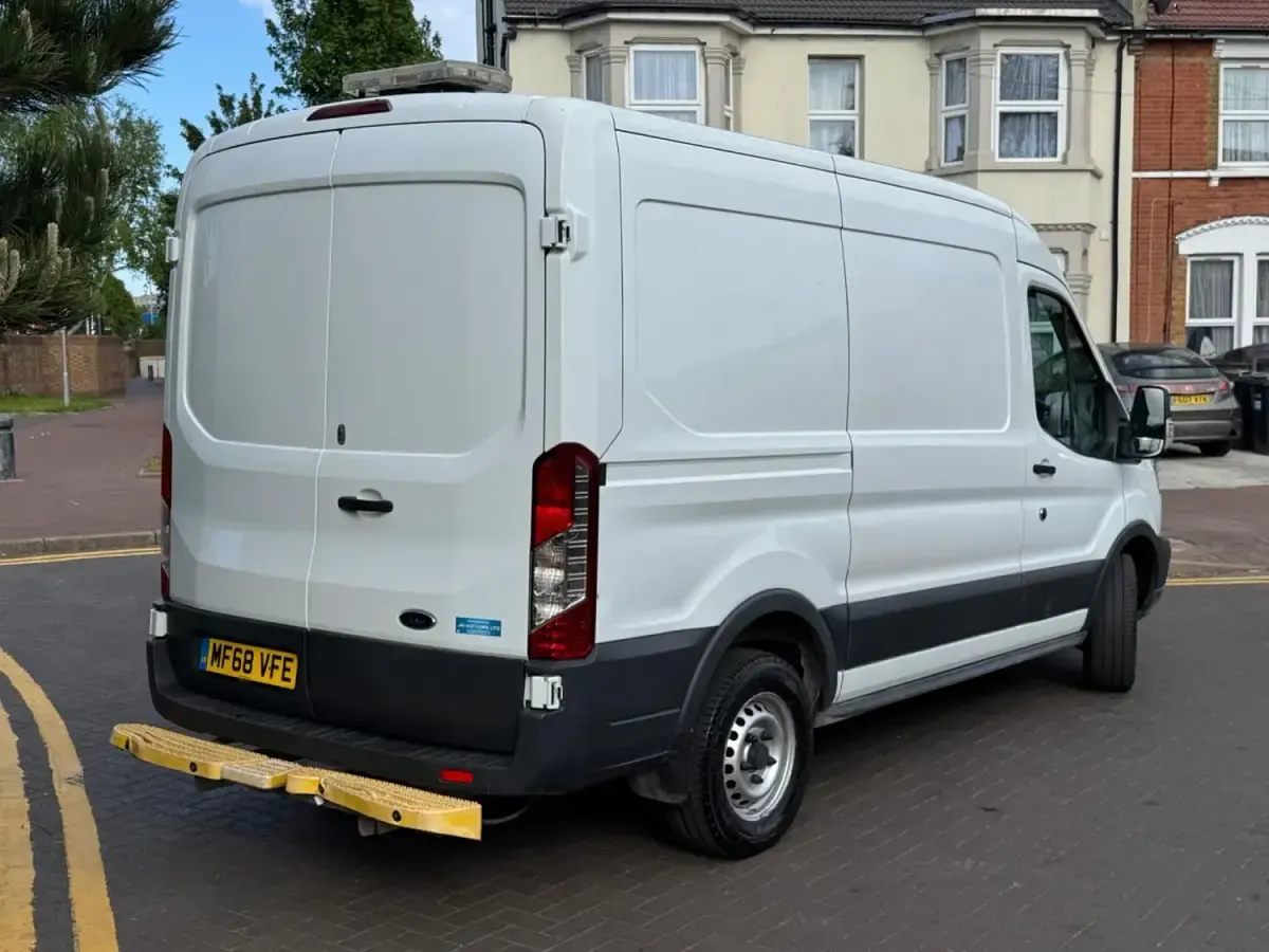 Begagnad Ford Transit 130 HK (95 kW) 2018 Vit Van