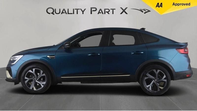 Begagnad Renault Arkana Engineered 2023 Blå SUV