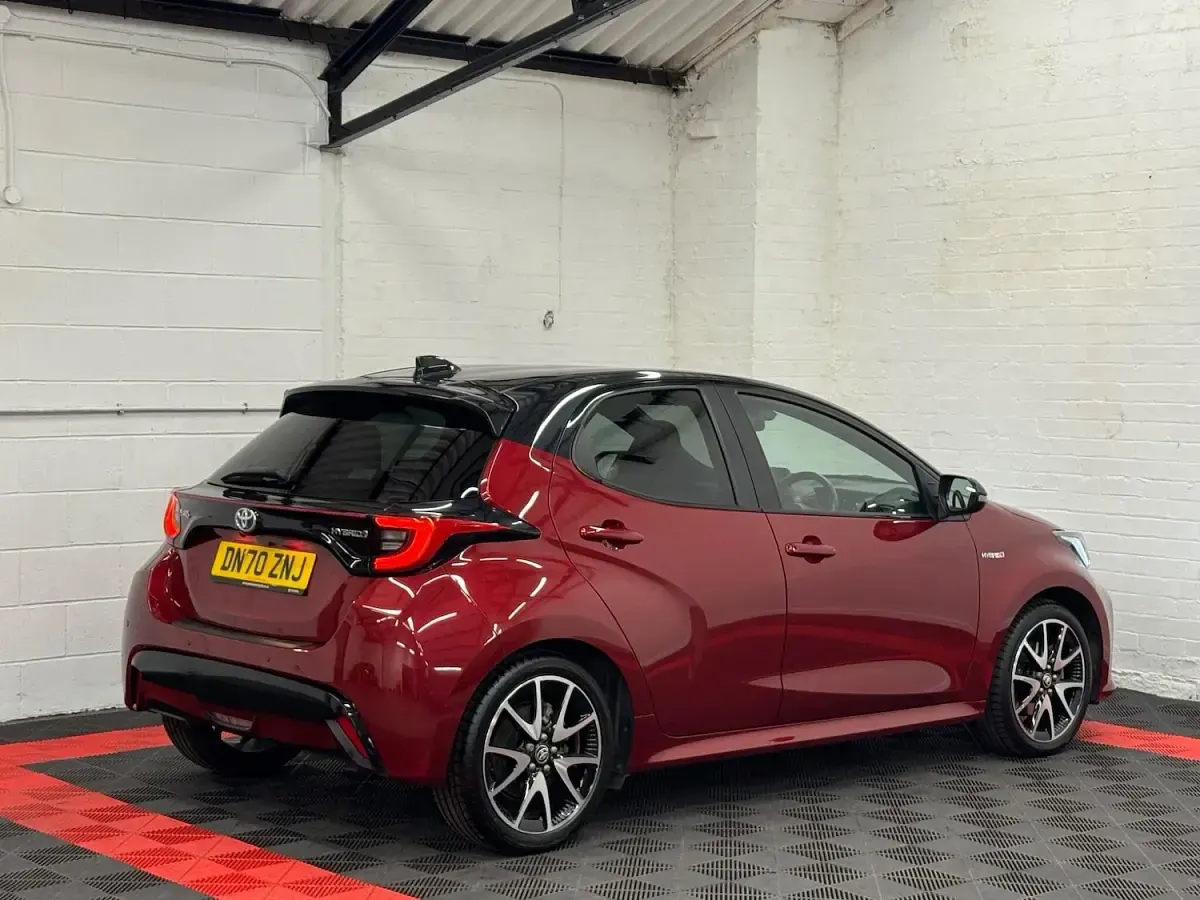 Used Toyota Yaris 91 HP (66 kW) 2020 Red/black Hatchback