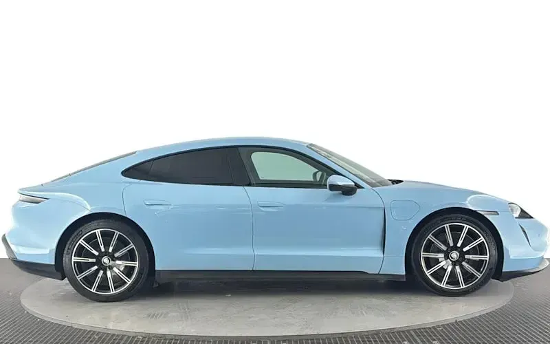 Usado Porsche Taycan Performance Package 300 kW (408 HP) 2022 Azul Sedan
