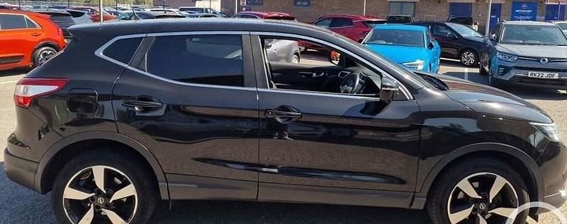 Black pearl Used 2015 Nissan Qashqai N-TEC SUV | £5,500 (Fair price) - Image 1/4