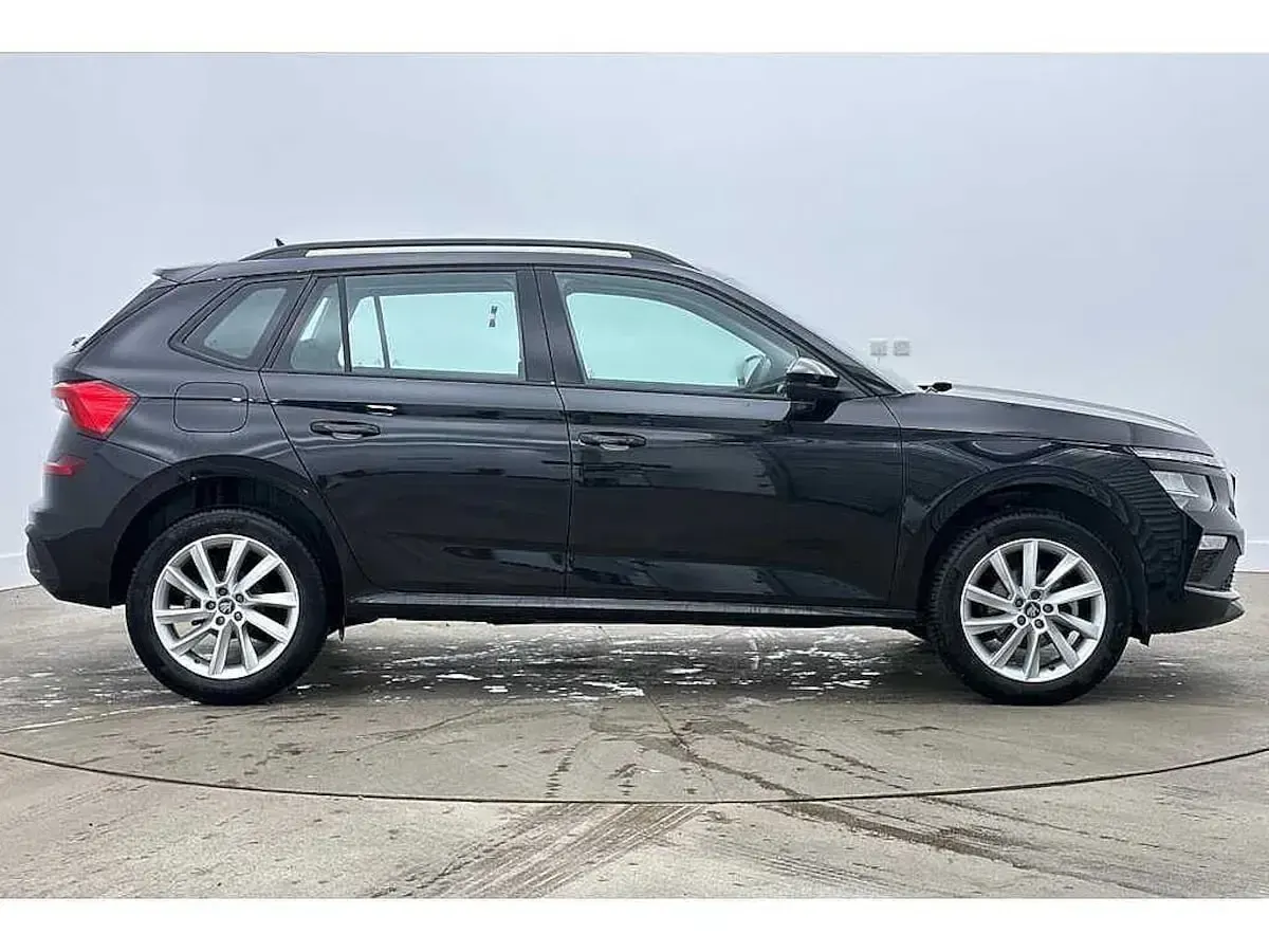 Used Skoda Kamiq SE 70 HP (51 kW) 2025 Black magic pearl effect SUV