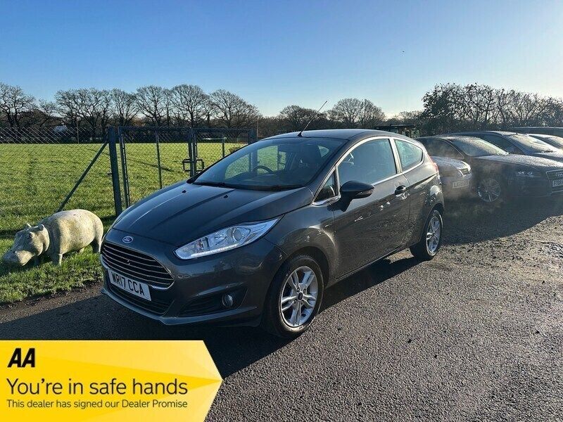 Grey Used 2017 Ford Fiesta Zetec Hatchback | £5,295 (Fair price) - Image 1/3