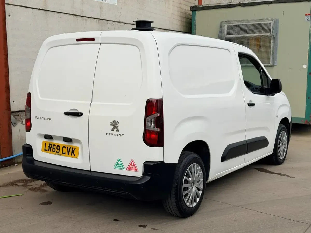 Used Peugeot Partner 131 HP (96 kW) 2019 White MPV