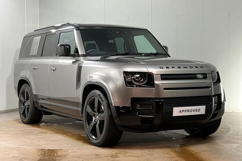 Silver Used 2025 Land Rover Defender SE Dynamic SUV | £78,500 - Image 1/4