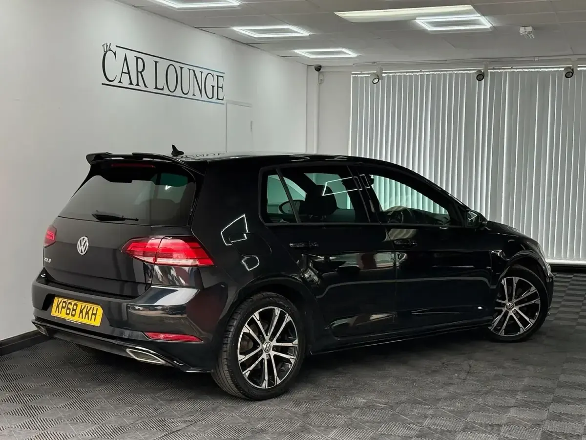 Used VW Golf VII R-line 150 HP (110 kW) 2018 Black Hatchback