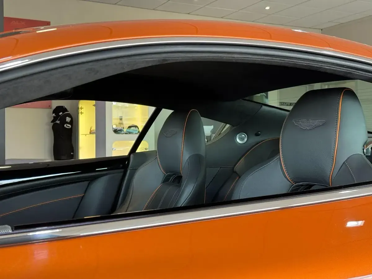 Used Aston Martin Virage 497 HP (365 kW) 2011 Orange Coupe