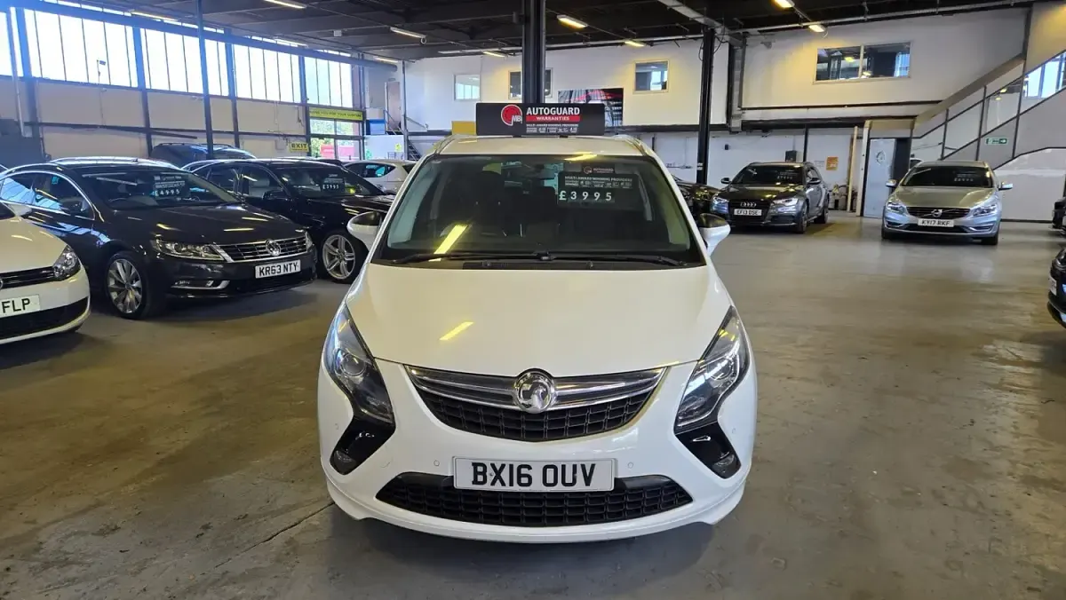 Used Vauxhall Zafira SRi 170 HP (125 kW) 2016 White MPV