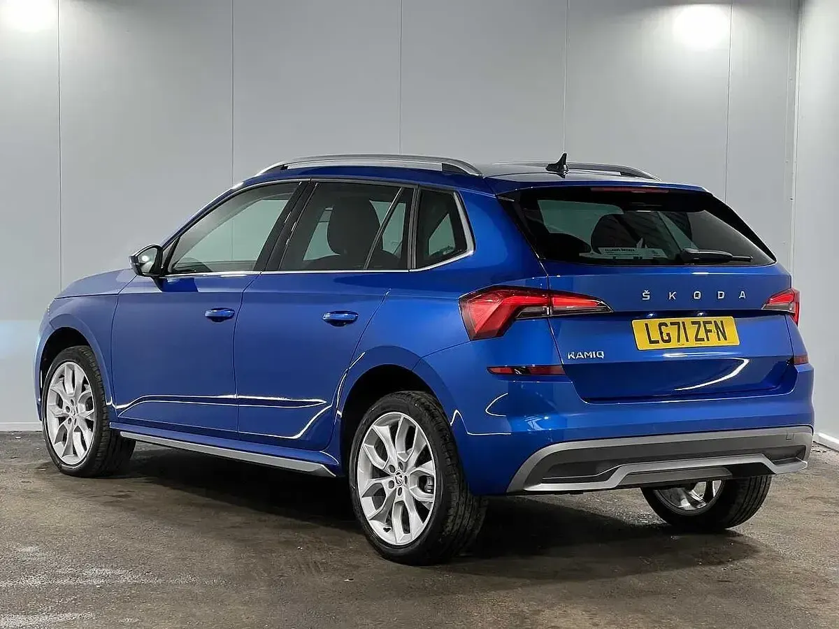 Used Skoda Kamiq SE L 110 HP (80 kW) 2021 Race blue metallic SUV