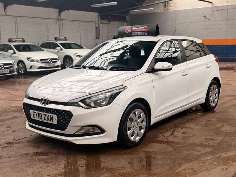 Used Hyundai i20 2018 White Hatchback