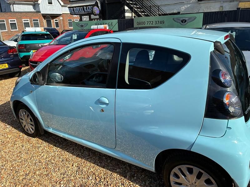 Used Citroën C1 VTR Sport 68 HP (50 kW) 2012 Blue Hatchback