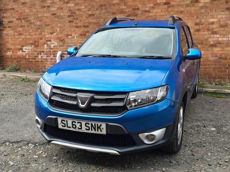 Used Dacia Sandero Lauréate 90 HP (66 kW) 2013 Blue Hatchback