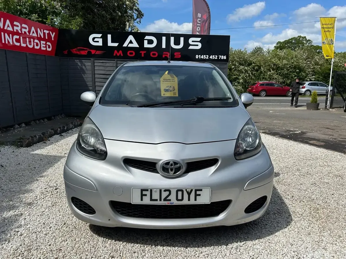 Usado Toyota Aygo 2012 Prateado Citadino