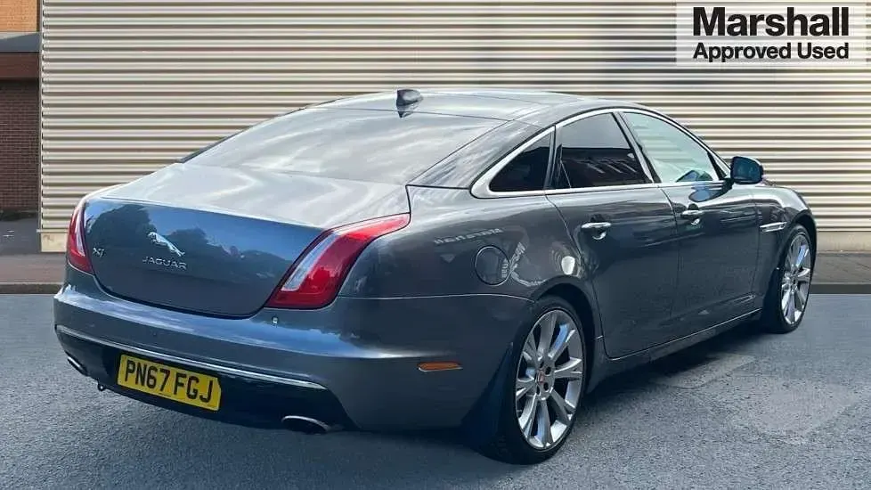 Used Jaguar XJ Portfolio 300 HP (220 kW) 2017 Corris grey metallic Sedan