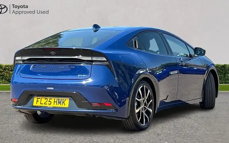 Used Toyota Prius 223 HP (164 kW) 2025 Blue Hatchback