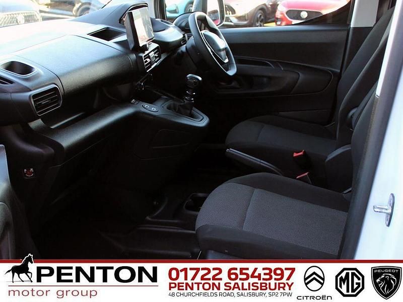 White Used 2024 Peugeot Partner S MPV | £12,990 (Fair price) - Image 1/4