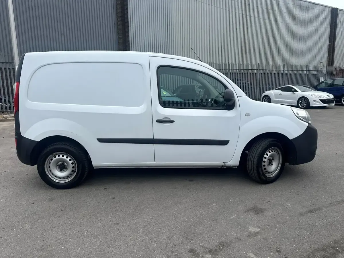 Usado Renault Kangoo Business 2016 Branco Monovolume