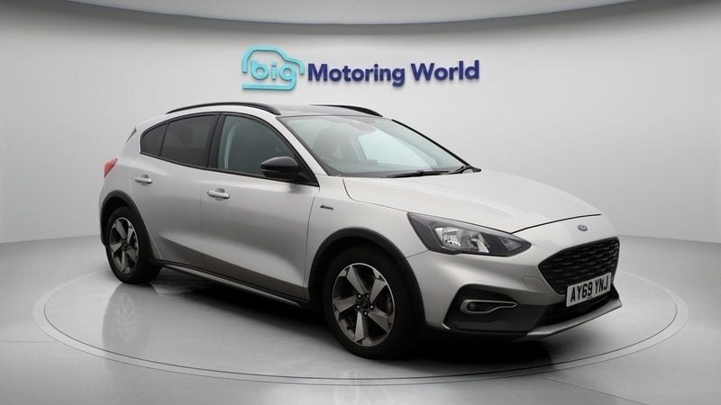 Silver Used 2019 Ford Focus Active Hatchback | £10,800 (Good price) - Image 1/4