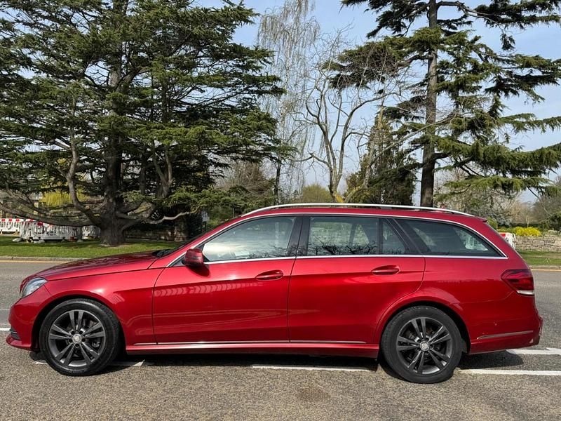 Used Mercedes E220 SE 2013 Red Estate