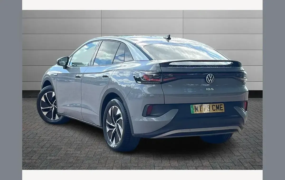 Usado VW ID.5 Pro 127 kW (174 HP) 2023 Cinzento SUV