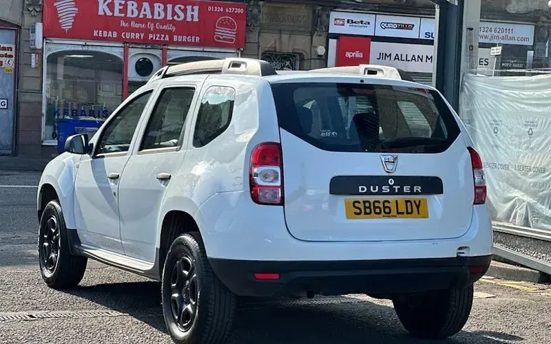 Used Dacia Duster Ambiance 110 HP (80 kW) 2017 White SUV
