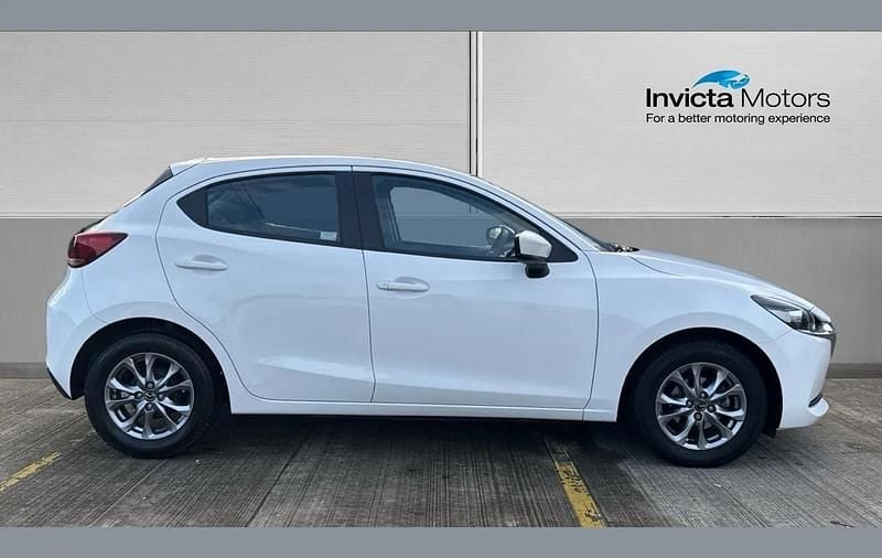 Used Mazda 2 88 HP (64 kW) 2023 White Hatchback