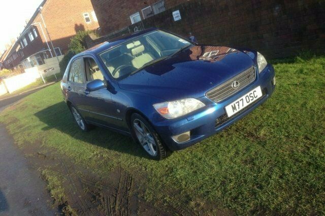 Used Lexus IS200 153 HP (112 kW) 2000 Sedan