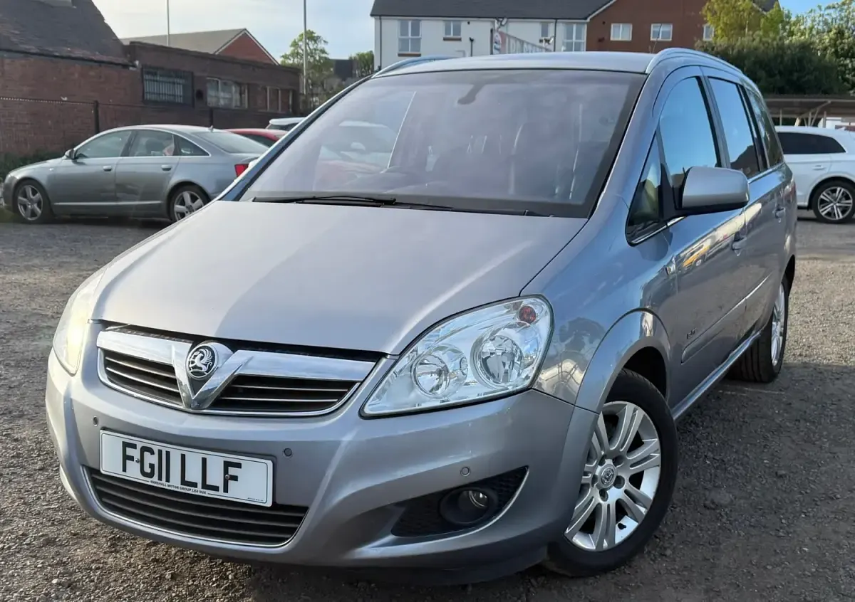 Second-hand Vauxhall Zafira Elite 2011 Argintiu Monovolum