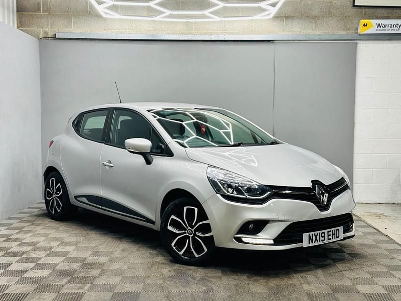 Used Renault Clio V Play 90 HP (66 kW) 2025 Grey Hatchback