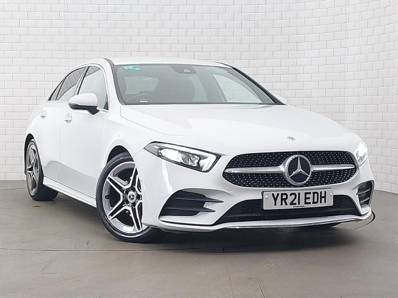 Used Mercedes A180 AMG line 136 HP (100 kW) 2021 White Sedan
