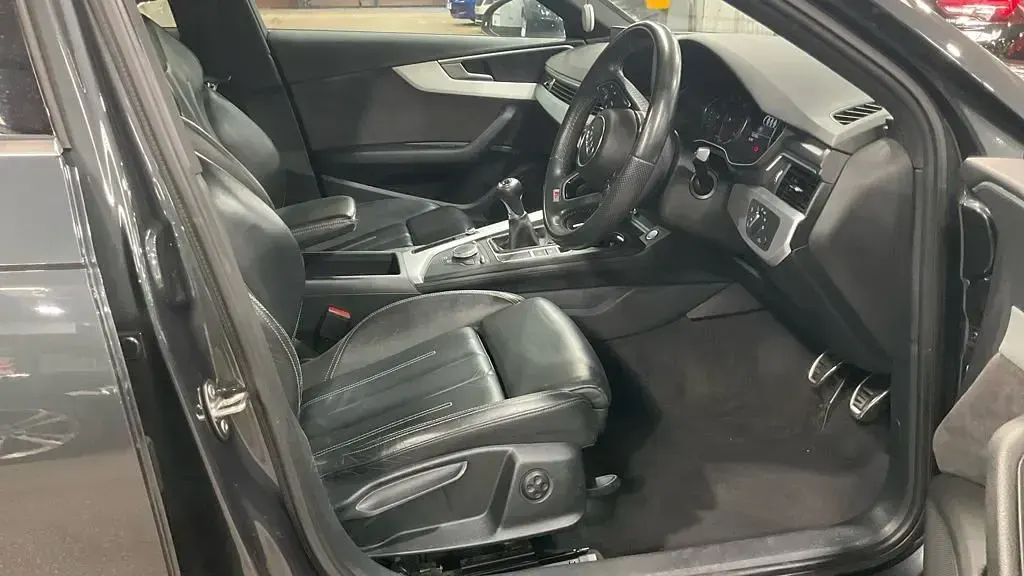 Used Audi A4 S-Line 150 HP (110 kW) 2019 Grey Sedan