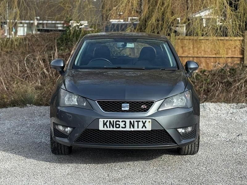 Używany Seat Ibiza FR 105 KM (77 kW) 2013 Szary Hatchback