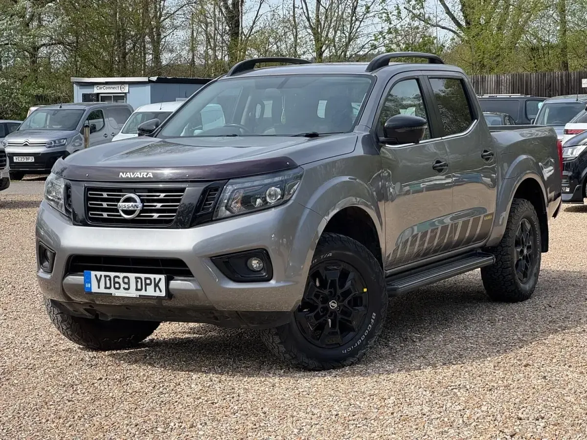 Begagnad Nissan Navara N-Guard 190 HK (139 kW) 2019 Grå Pickup